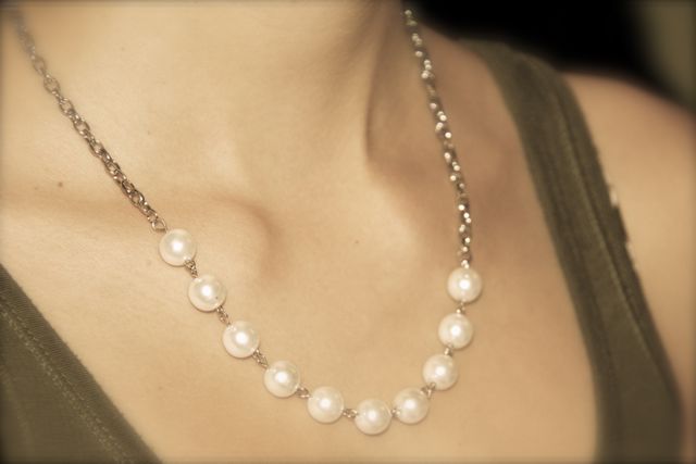 Silver & Pearls Simple Necklace