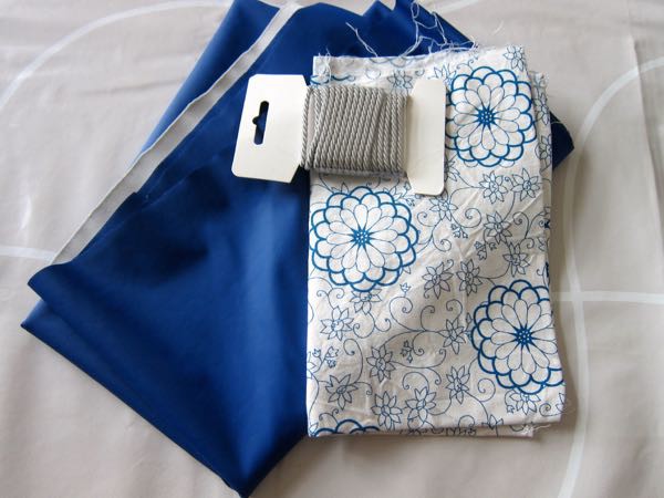 Drawstring pouch wth waterproof lining materials