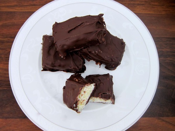 Homemade 3 ingredients Bounty Bars Recipe