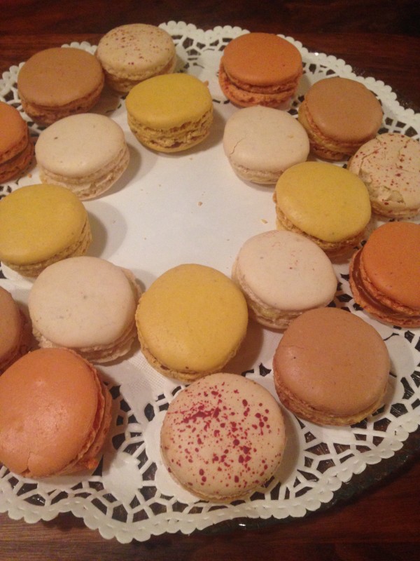Gold and Champagne Party - Macaroons